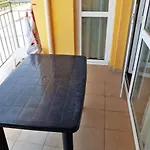 Comfortable In 65 M² Shared Pool Apartament