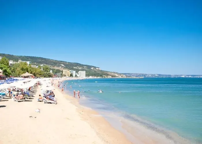 Appartement Comfortable In 65 M² Shared Pool