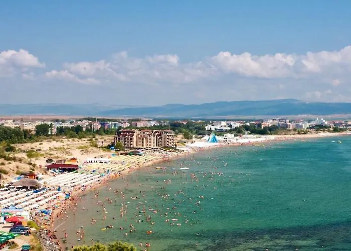 Comfortable In 65 M² Shared Pool Apartment *