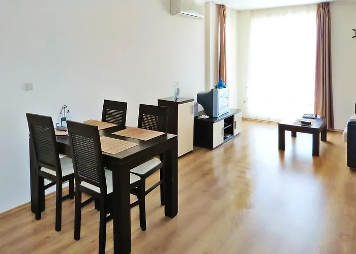 Comfortable In 65 M² Shared Pool Appartement Slantchev Briag